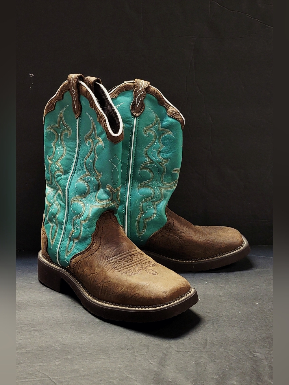 Justin Square Toe Cowboy Boots Size 9